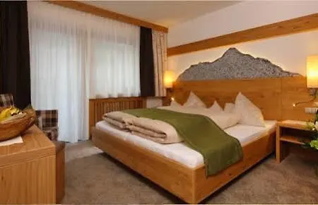 Sportpension Carinthia Bed & Breakfast 3*