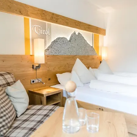 住宿加早餐酒店 Sportpension Carinthia 3*