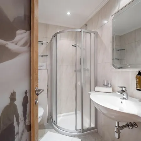 Sportpension Carinthia 住宿加早餐酒店