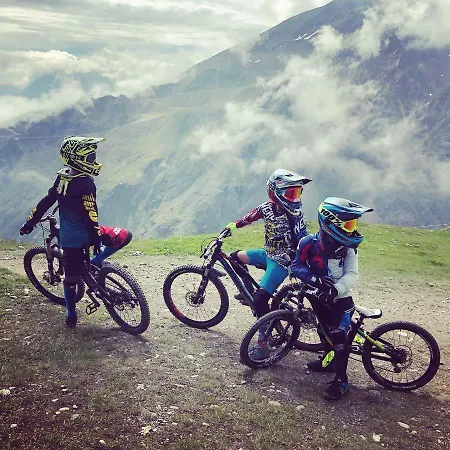 Sportpension Carinthia 住宿加早餐酒店